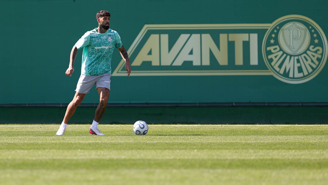 O jogador Alexander Barboza, da SE Palmeiras, durante treinamento, na Academia de Futebol.