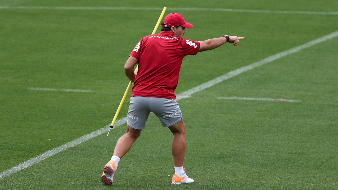 O técnico Abel Ferreira, da SE Palmeiras, durante treinamento, na Academia de Futebol.