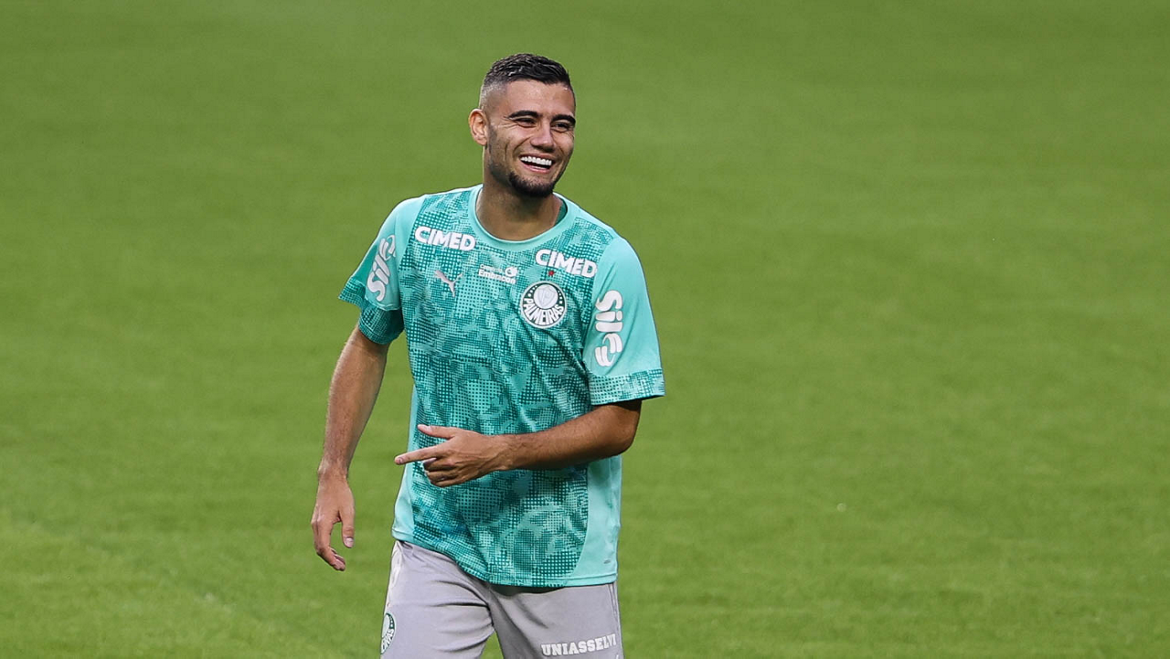 O jogador Andreas Pereira, da SE Palmeiras, durante treinamento, na arena Nubank Parque.